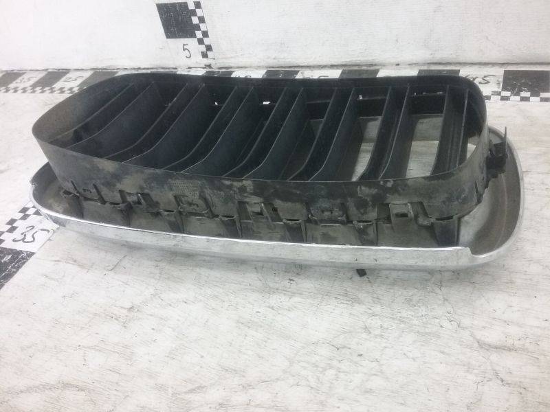 Решетка радиатора правая