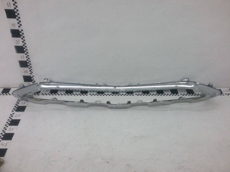 Накладка переднего бампера