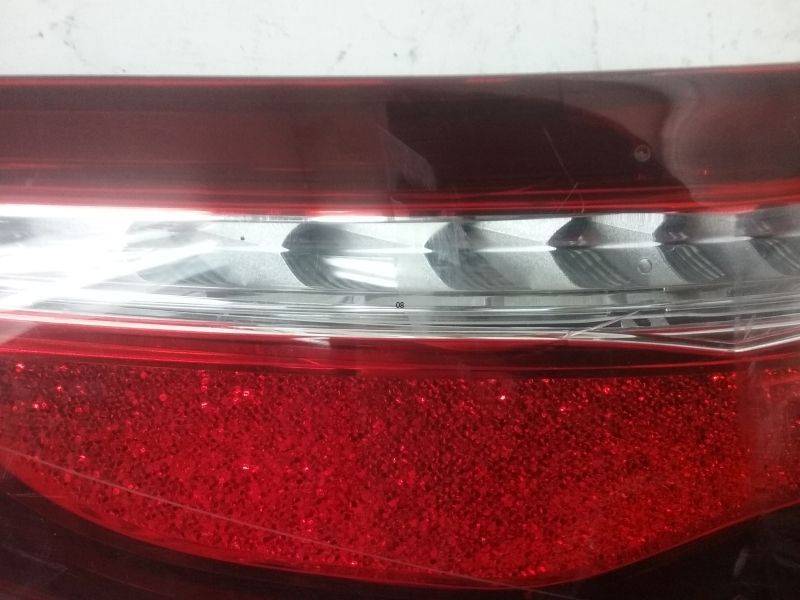 Фонарь задний наружный левый