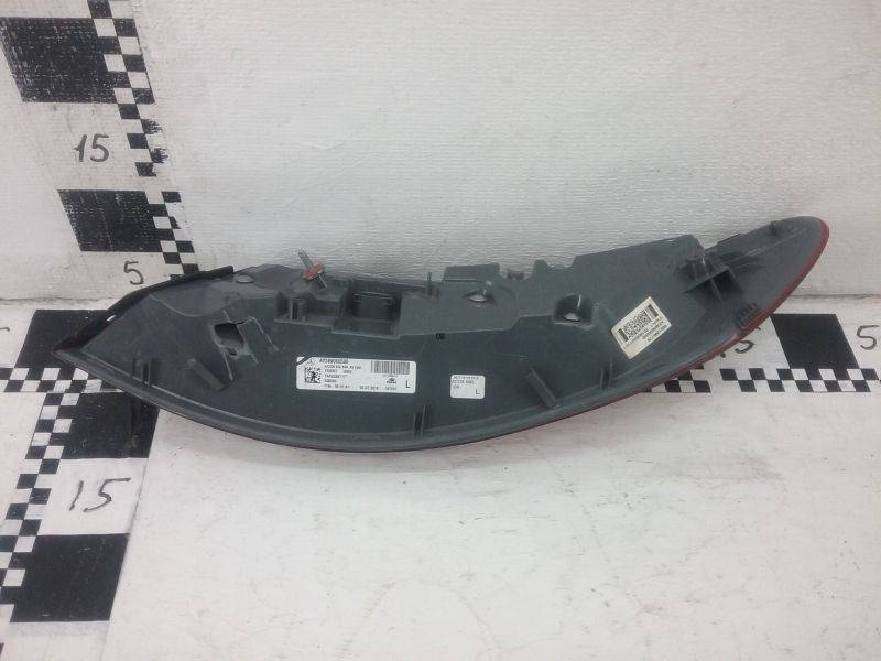 Фонарь задний наружный левый