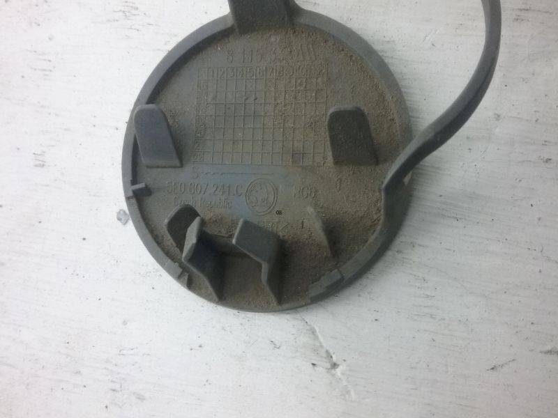 Заглушка буксировочного крюка