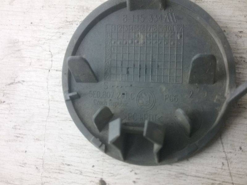 Заглушка буксировочного крюка