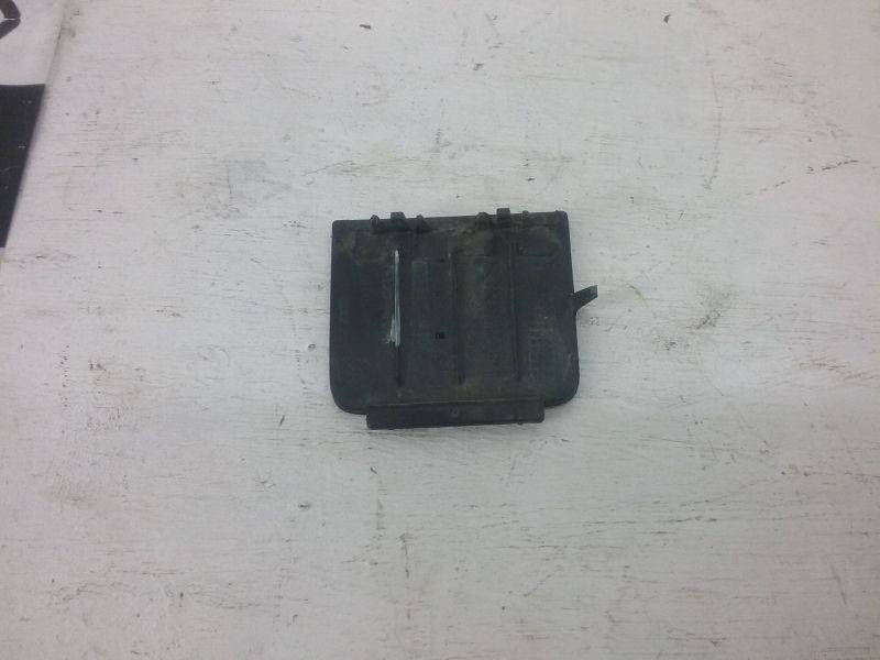 Заглушка буксировочного крюка