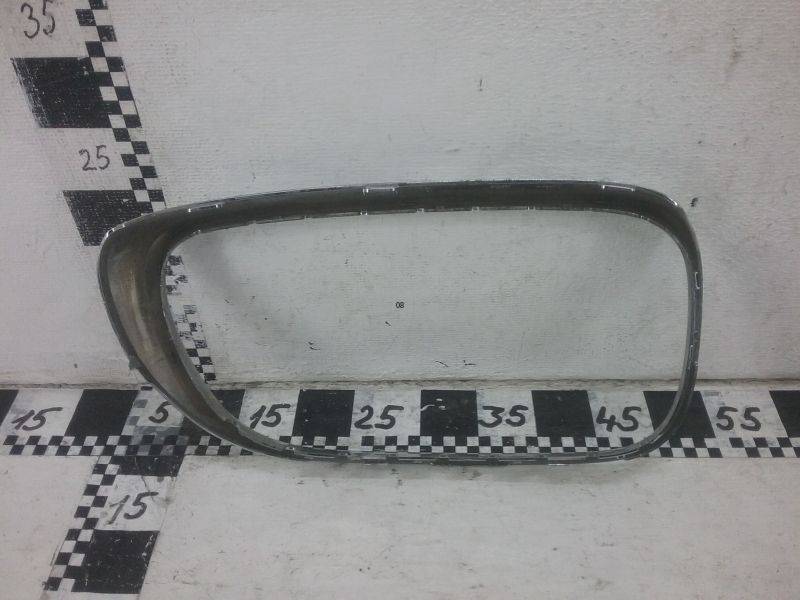 Решетка радиатора левая