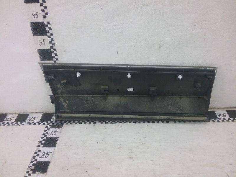 Накладка двери задней левой