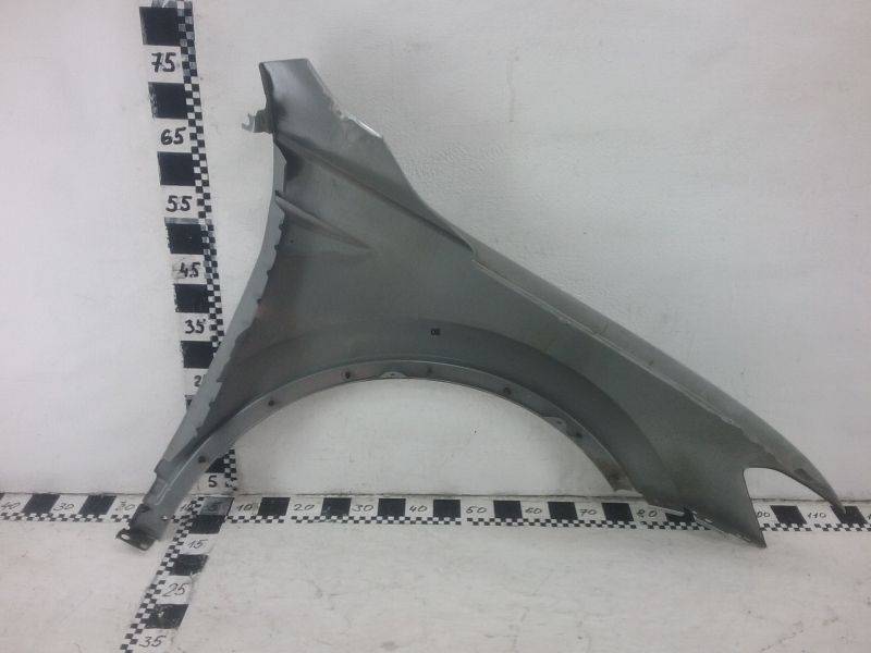 Крыло переднее левое