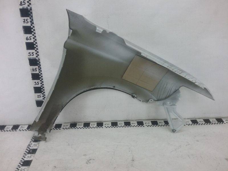 Крыло переднее левое