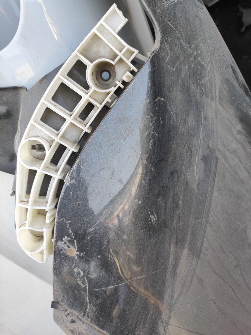 Крыло переднее левое