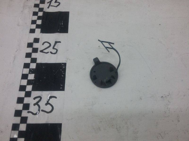 Заглушка буксировочного крюка