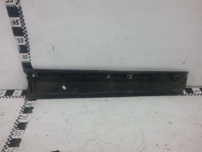 Накладка двери передней левой