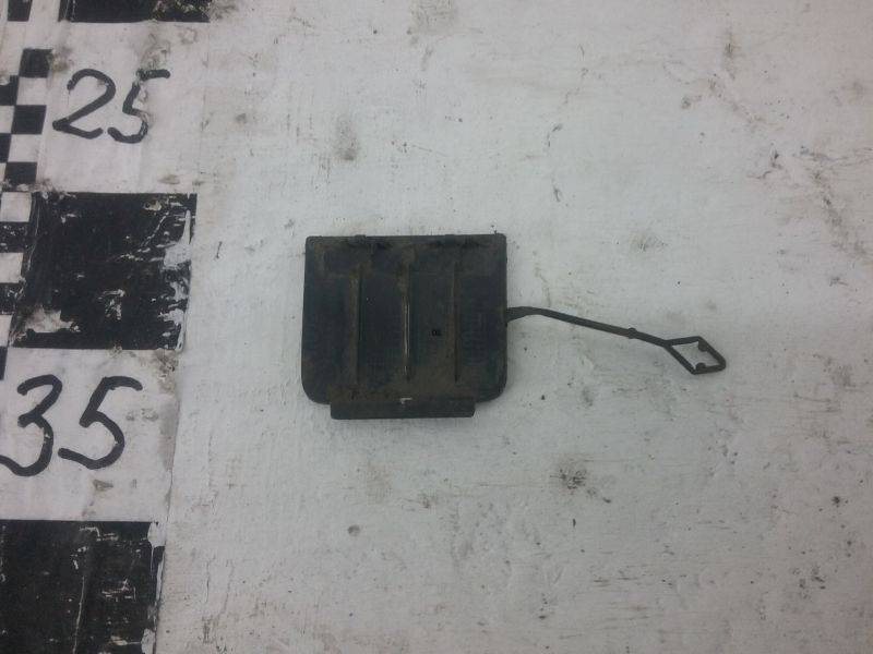 Заглушка буксировочного крюка