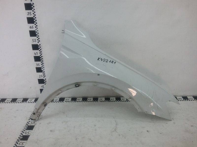 Крыло переднее правое