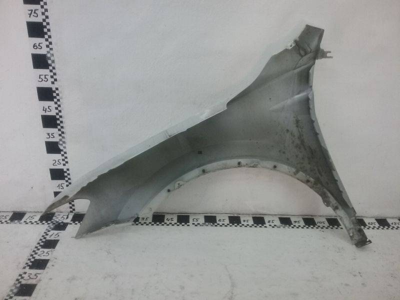 Крыло переднее правое