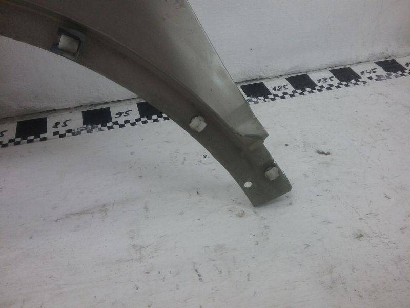 Крыло переднее левое