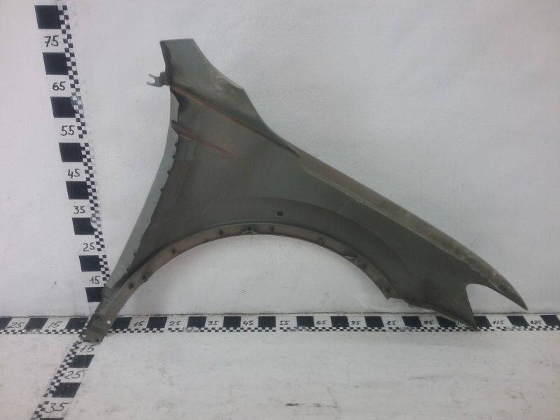 Крыло переднее левое