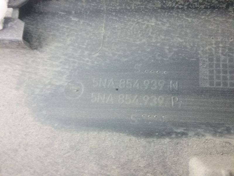 Накладка двери передней левой