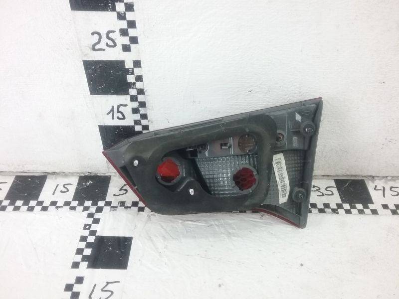 Фонарь задний внутренний левый