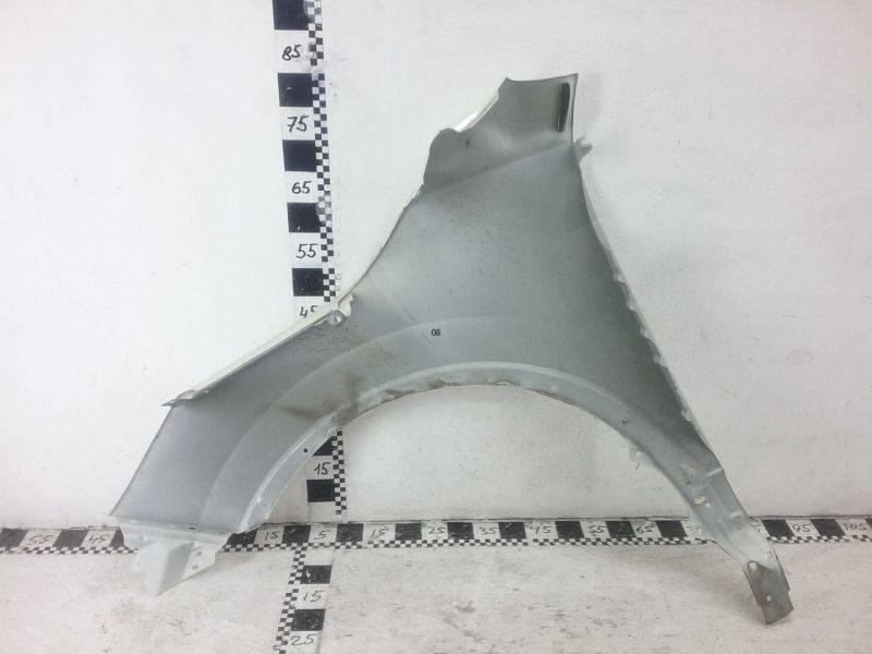 Крыло переднее правое