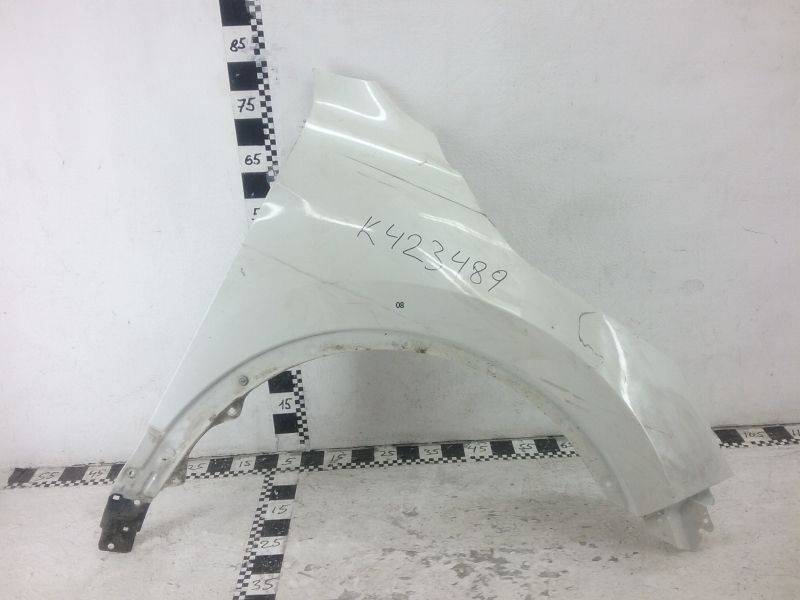 Крыло переднее правое
