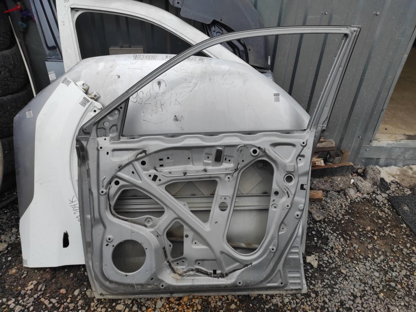 Дверь передняя правая