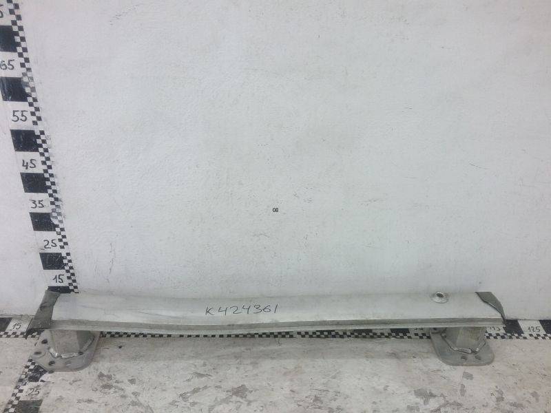 Усилитель переднего бампера