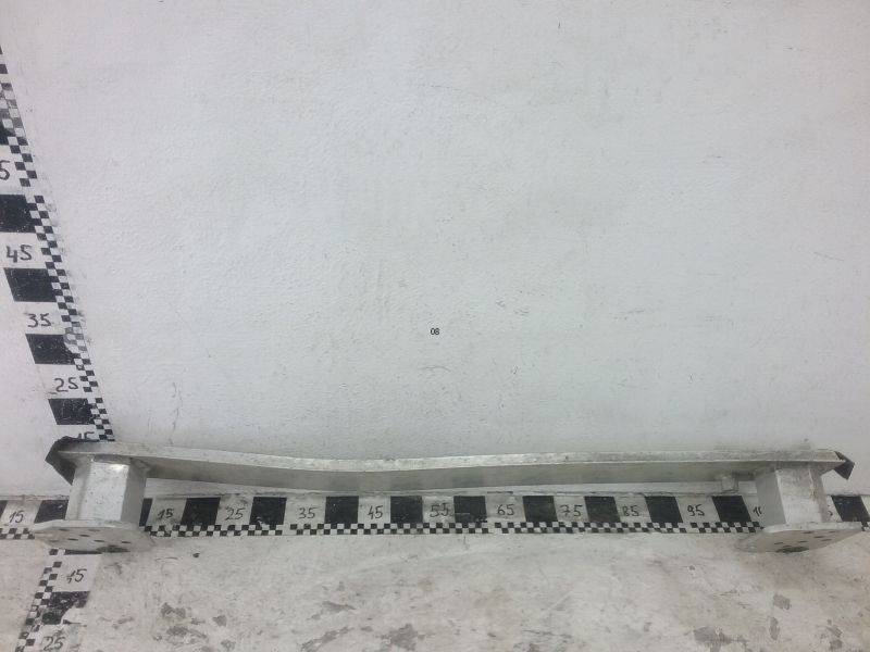 Усилитель переднего бампера