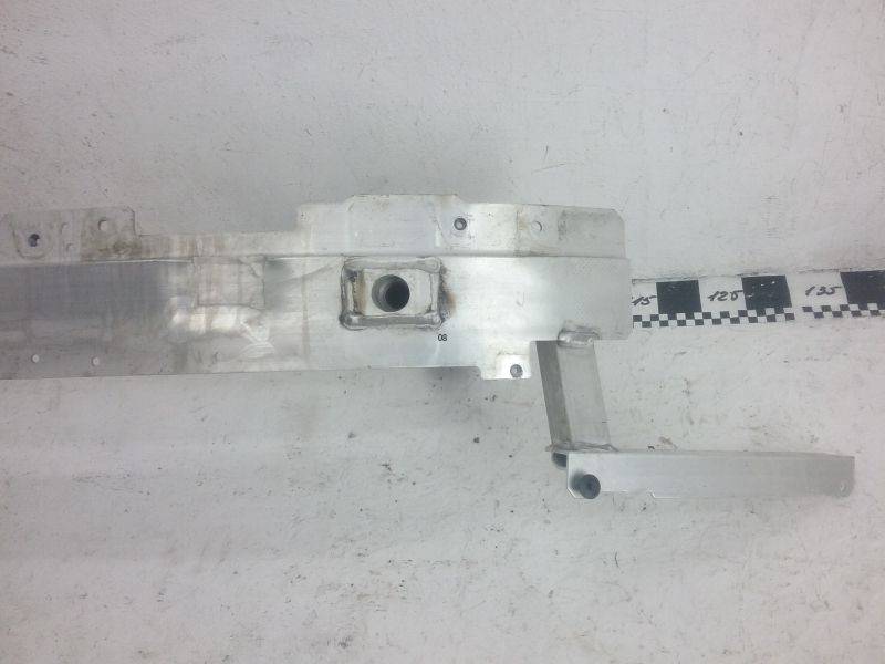 Усилитель переднего бампера