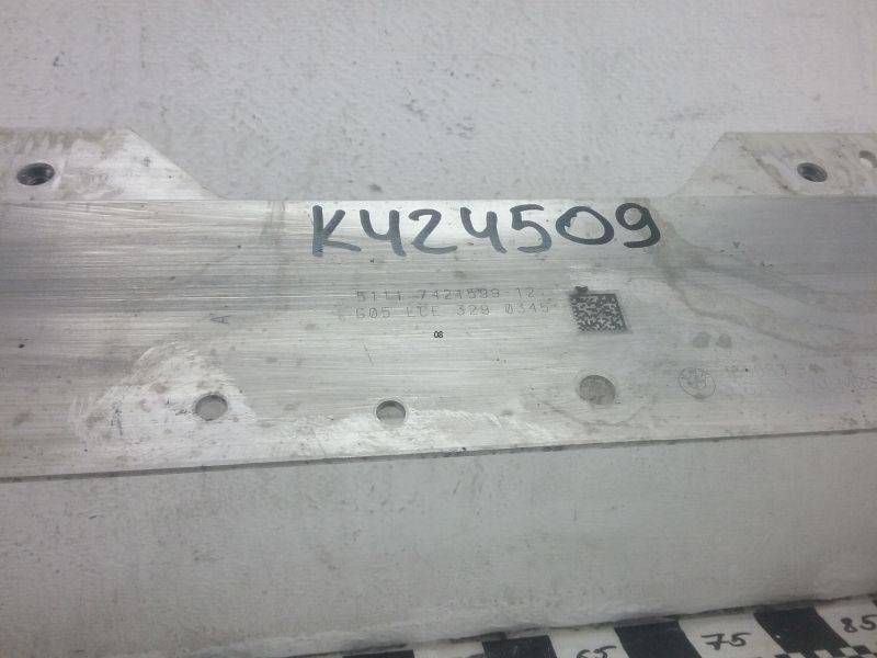 Усилитель переднего бампера