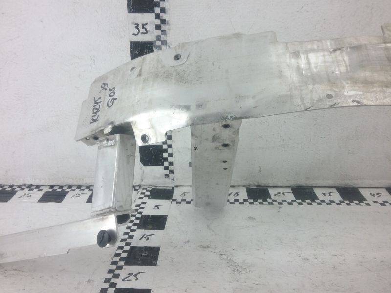 Усилитель переднего бампера