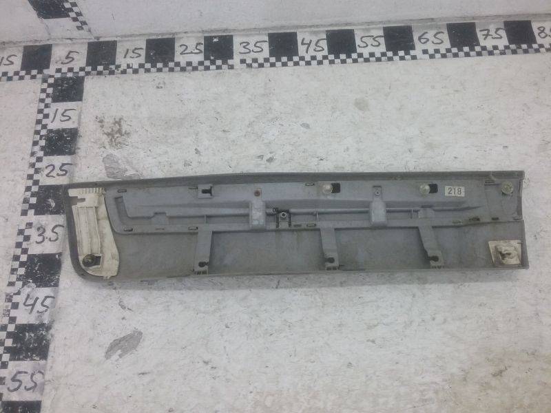 Накладка двери задней левой