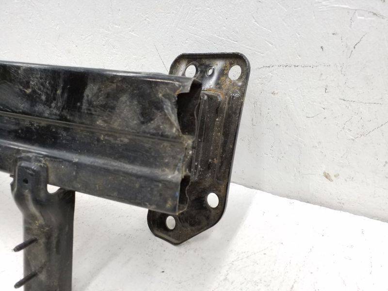 Усилитель переднего бампера