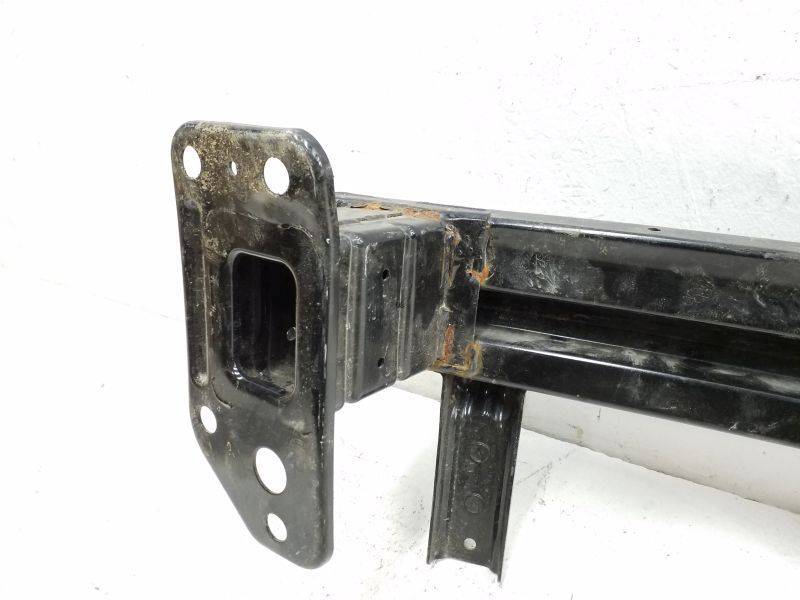 Усилитель переднего бампера