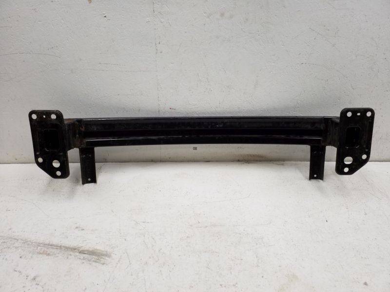 Усилитель переднего бампера