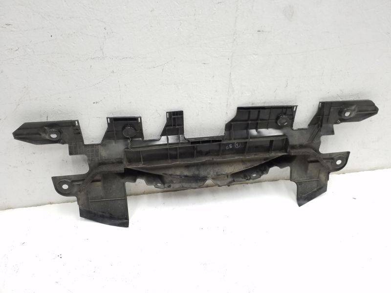 Кожух замка капота