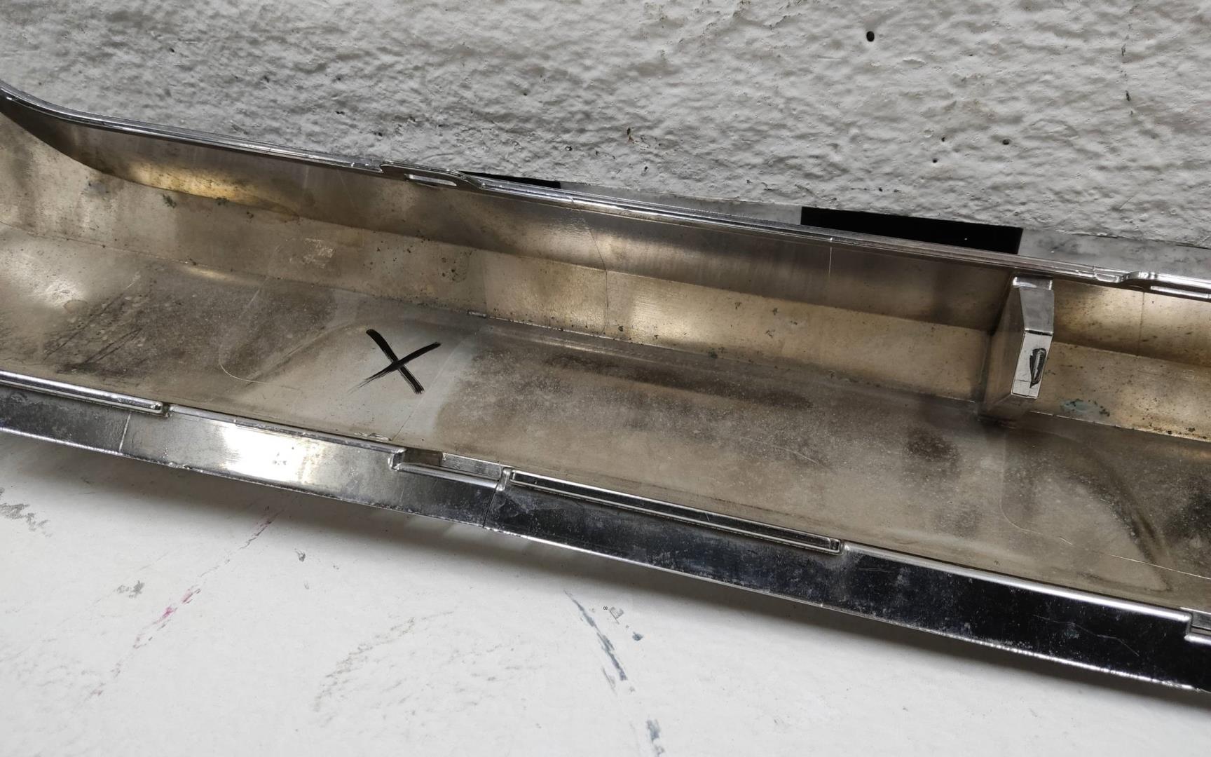 Накладка переднего бампера