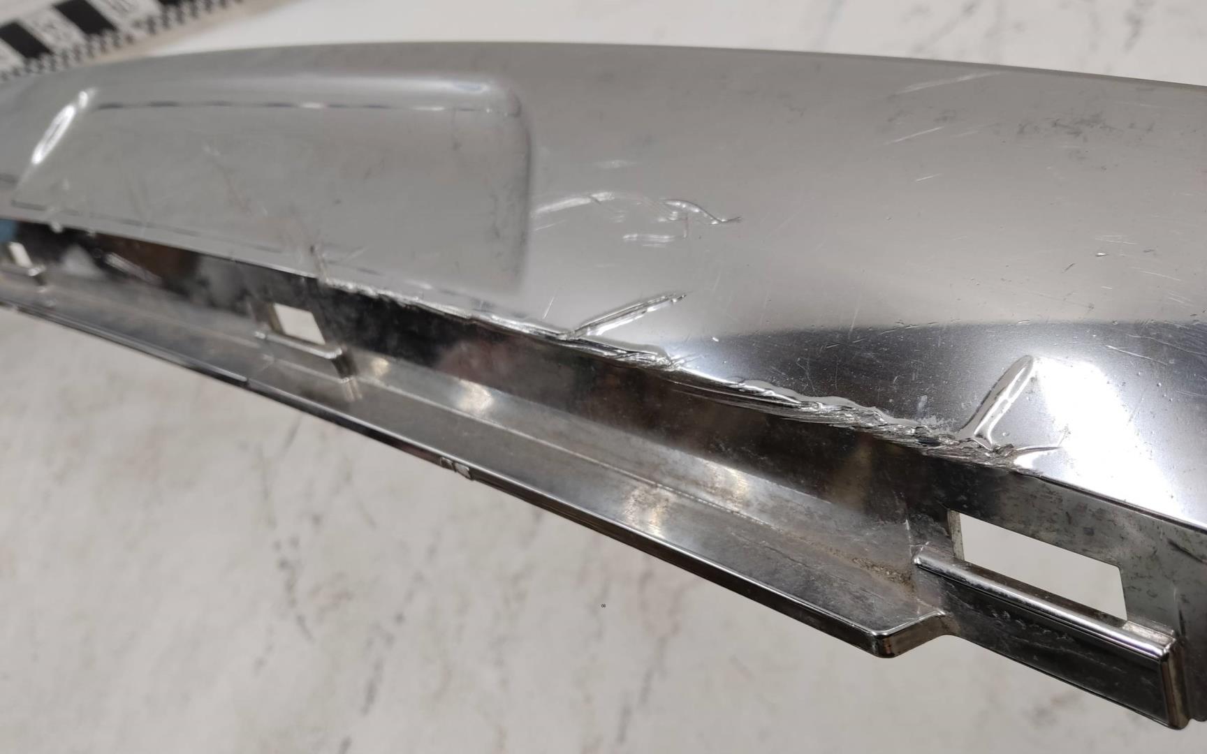 Накладка переднего бампера