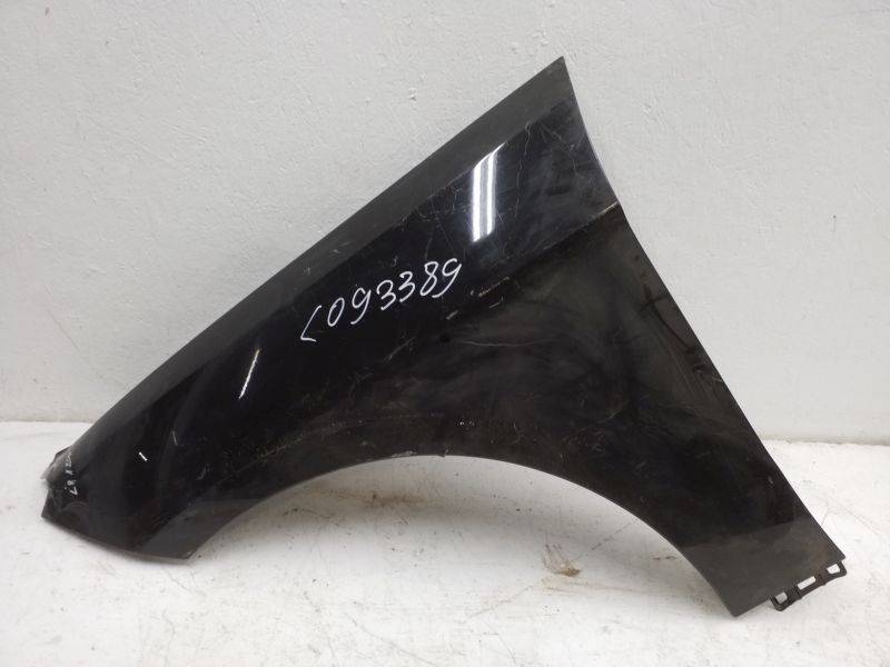 Крыло переднее левое