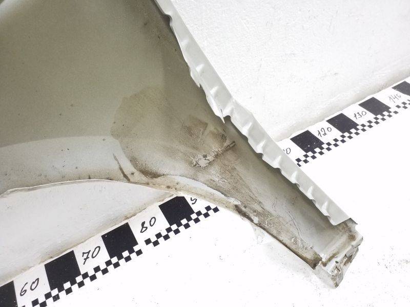 Крыло переднее правое