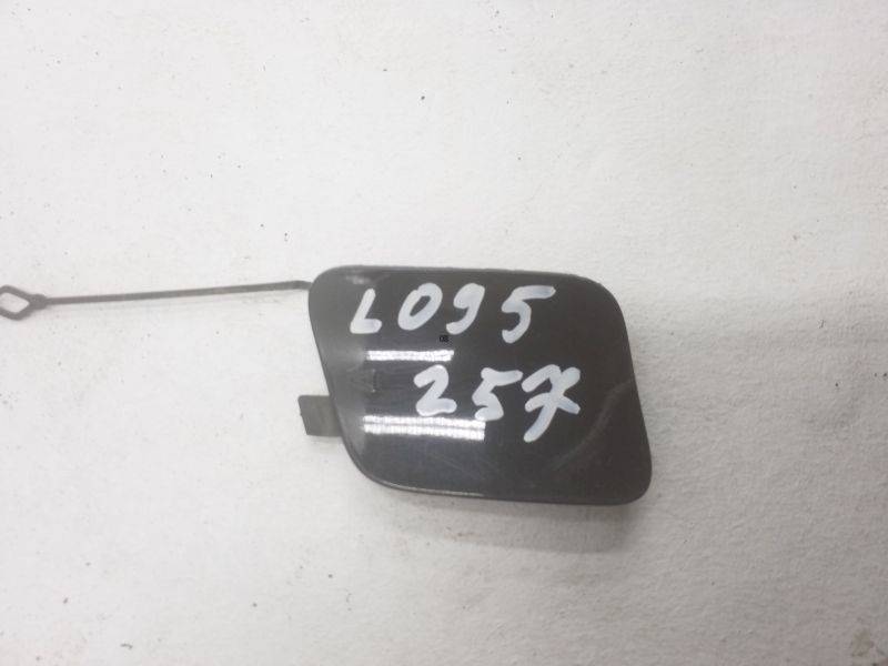 Заглушка буксировочного крюка