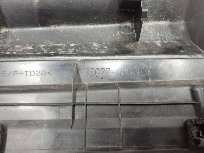 Накладка двери задней правой