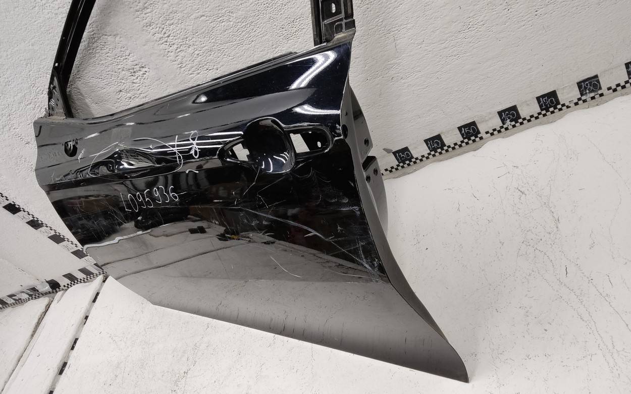 Дверь передняя левая