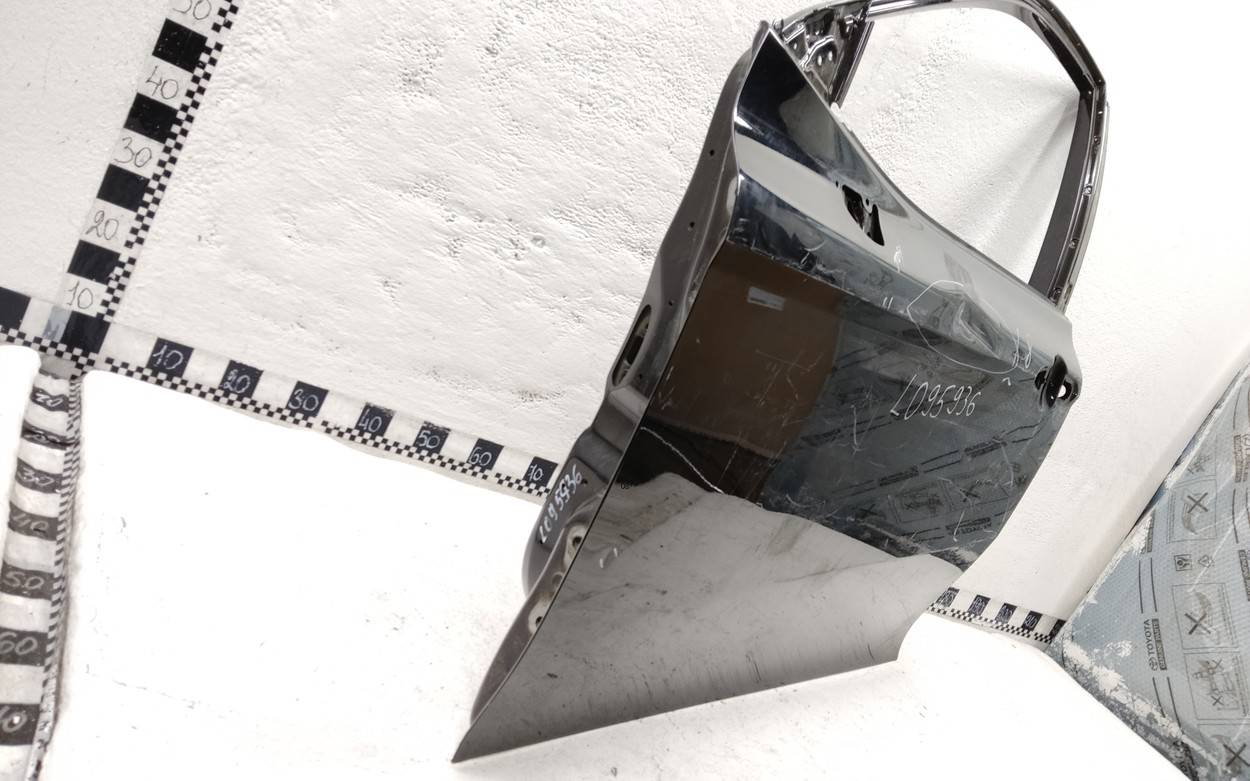 Дверь передняя левая