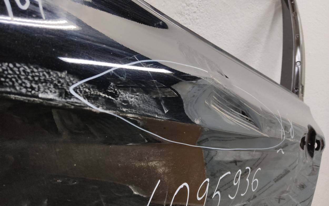 Дверь передняя левая