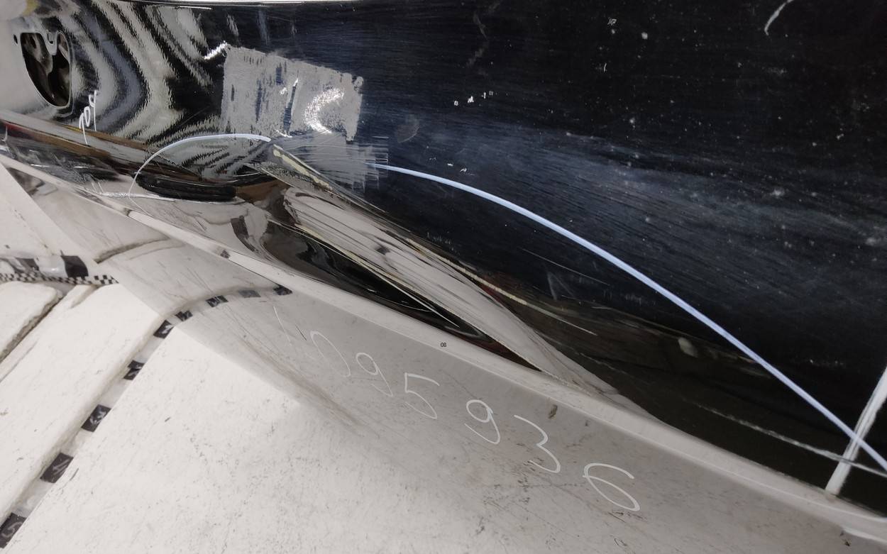 Дверь передняя левая