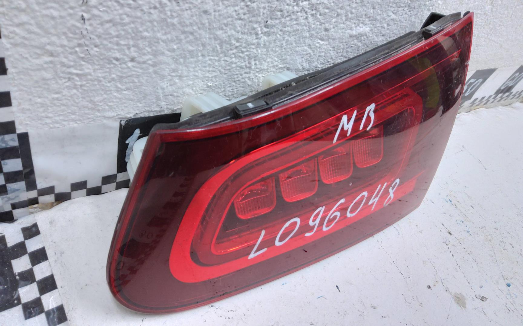 Фонарь задний внутренний правый