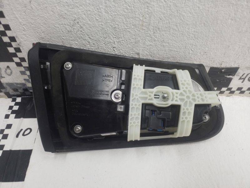 Фонарь задний внутренний правый