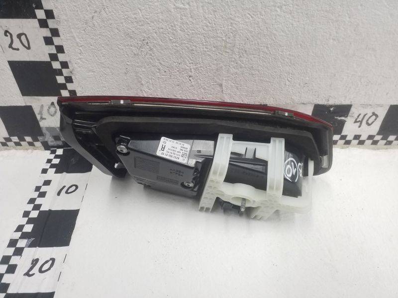 Фонарь задний внутренний правый