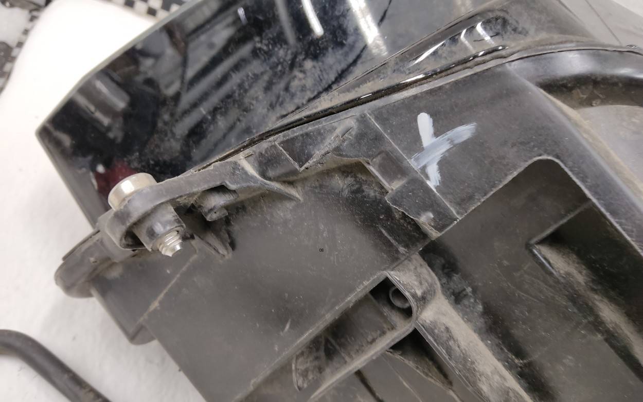 Фара правая