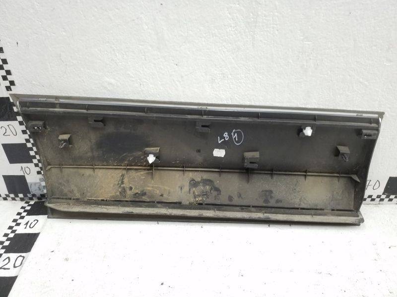 Накладка двери задней левой