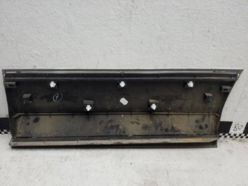 Накладка двери задней правой